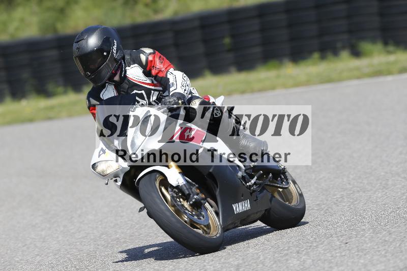 /Archiv-2025/09 22.04.2025 Cornu Master School ADR/rot-rouge/4